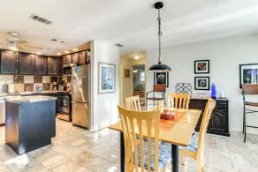 NEU! Gehobener Bungalow mit Terrasse und Grill, zu Fuß zum Strand - Innenbereich