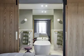 Central Caleula Motor Lodge - Bathroom