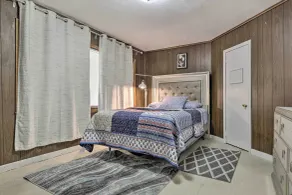 Springfield Vacation Rental: 1 Mi to Downtown - Chambre
