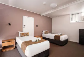 Prince of Wales Hotel Motel - Room