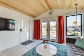 Walkable Downtown Chandler Oasis w/ Private Patio - Innenbereich