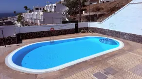 Familienfreundliches charmantes Ferienhaus mit Terrasse und Pool | Bergblick - Pool