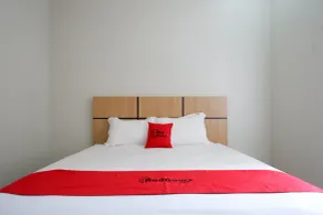 RedDoorz Syariah near Mutiara SIS Al Jufrie Airport Palu 2 - Chambre