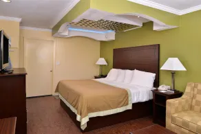 Americas Best Value Inn Winona - Room