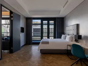 The Onyx Apartment Hotel by NEWMARK - Room