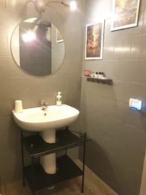 B&B Platamon - Salle de bain