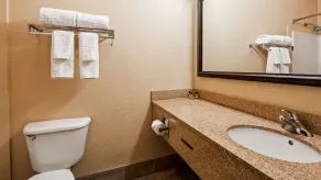 Best Western Plus Strawberry Inn & Suites - Salle de bain