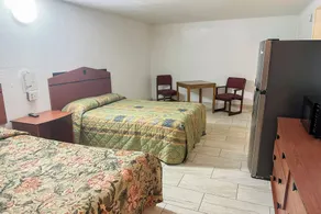 Shamrock Kings Inn By OYO Marked Tree I-555 - Zimmer