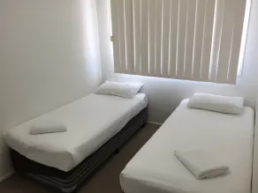 Alexandra Apartments - Room