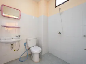 Beung Sampathuan Nakornchaisri Resort - Bathroom