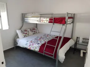 Lovely Bungalow for Four Close to Beach and City in Torrevieja - Værelse