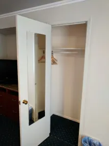 La Hacienda Motel - Room