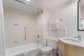 Spark By Hilton Grand Prairie - Salle de bain