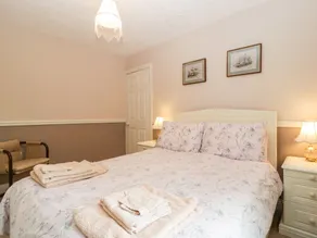 2 Bathsheba Terrace - Room