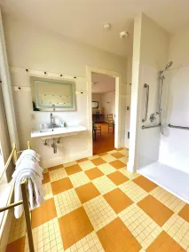 Enfield Shaker Museum - Bathroom