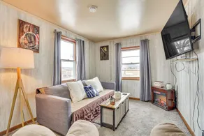 Restaurant On-site: North Freedom Apt w/ Yard! - Innenbereich