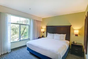 Embassy Suites by Hilton Valencia - Chambre