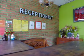 RedDoorz @ Jalan Parangtritis - Reception