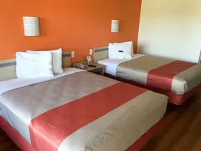 Motel 6-Anniston, AL - Chambre