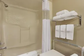 Days Inn by Wyndham Dalhousie - Salle de bain