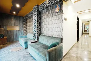 Hotel Versova Inn - Lobby