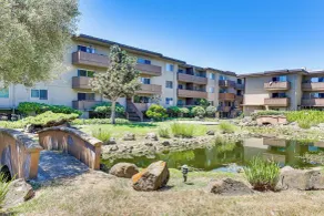 Walk to Beach! Alameda Condo w/ Pool Access - Innenbereich