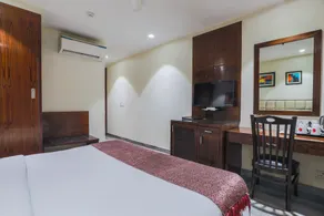 Hotel Bluestone Nehru Place by The Cosy Hotels - Room