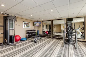 Park Inn by Radisson, Calgary Airport North, AB - Salle de remise en forme