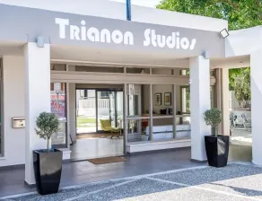 Trianon Studios - Réception