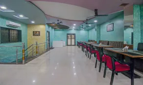 Treebo Royal, Chandrapur - Restaurant