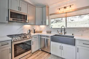 Stunning Lake Arrowhead Cabin w/ Lake Views! - Parte interna