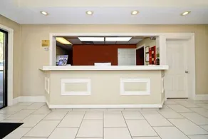 Manchester Heritage Inn And Suites - Lobby