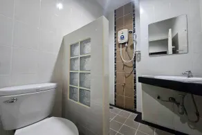 M Place Maerim - Bathroom