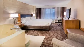 Holiday Inn Hotel & Suites Warren by IHG - Chambre