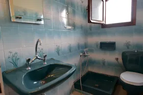 Kipos - Bathroom