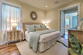 Beach Oasis w/ Pool Access, ~ 1 Mi to Shore! - Zimmer
