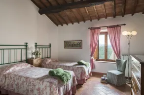 Montestigliano, en autentisk bondegård i hjertet af Toscana, er en oase af fred og skønhed, der tilbyder sine gæster raffinerede boliger og en fortryllende udsigt - Værelse