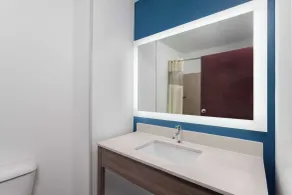 La Quinta Inn & Suites by Wyndham Woodward - Salle de bain