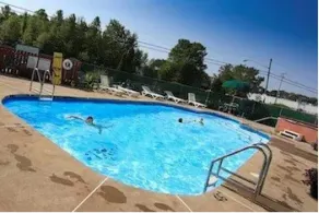 McIntosh Country Inn & Conference Centre - Pool