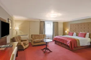 Canal Court - Rum
