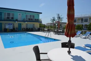 Royal Court Motel - Piscine