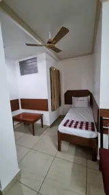 Hotel Bharath - Room