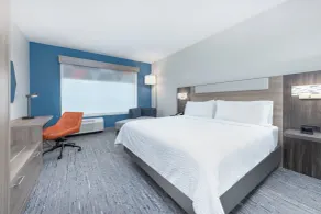 Holiday Inn Express and Suites Beeville by IHG - Rum