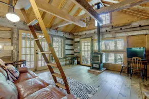 Mountain Tree House w/ Views in Maysville - Innvendig