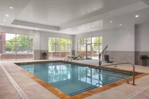 Embassy Suites by Hilton Charlotte Ayrsley - Piscine