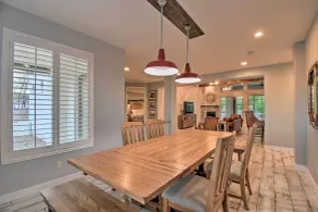 Luxe Phoenix Home: Desert Butte View & Heated Pool - Innvendig