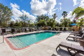 Baymont Inn & Suites by Wyndham Fort Myers I-75 - Piscine