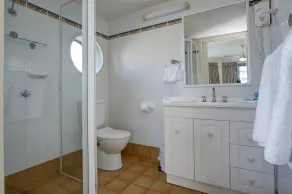Sails Apartments - Room