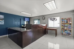 Travel Inn - Lobby