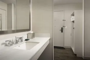 DoubleTree by Hilton Hotel Salem, Oregon  - Salle de bain